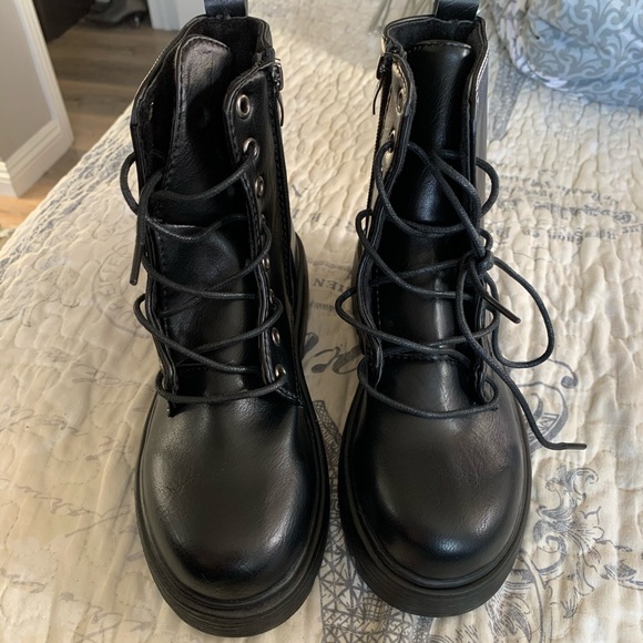 NWOT Black Combat Boots - Picture 2 of 8
